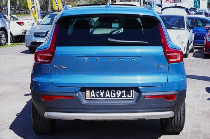 2023 Volvo XC40 Ultimate B4 Bright