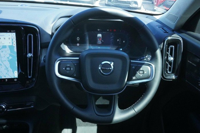 2023 Volvo XC40 Ultimate B4 Bright