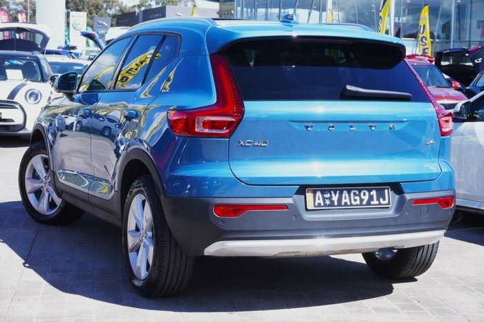 2023 Volvo XC40 Ultimate B4 Bright
