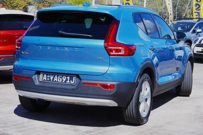 2023 Volvo XC40 Ultimate B4 Bright