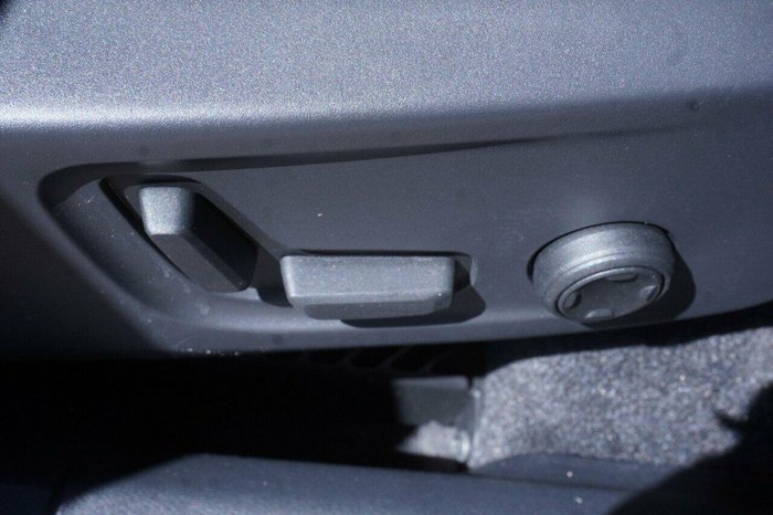 2023 Volvo XC40 Ultimate B4 Bright