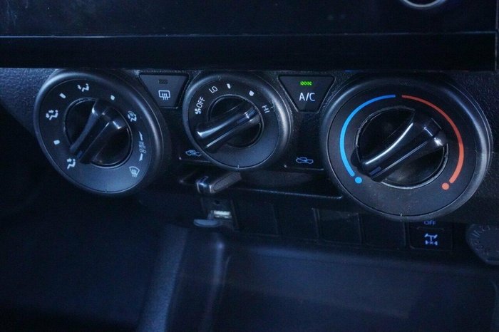 2021 Toyota Hilux SR