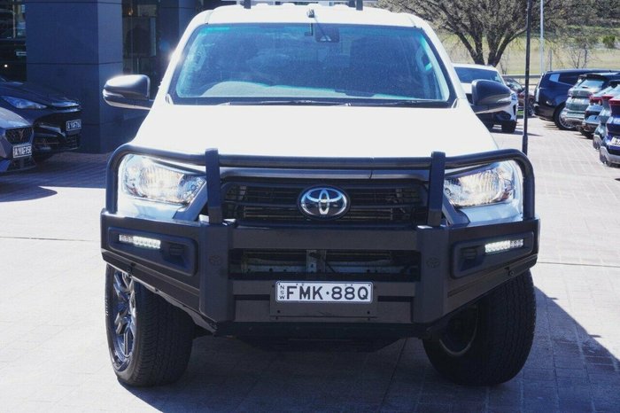 2021 Toyota Hilux SR