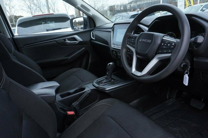 2021 Isuzu D-MAX LS-M