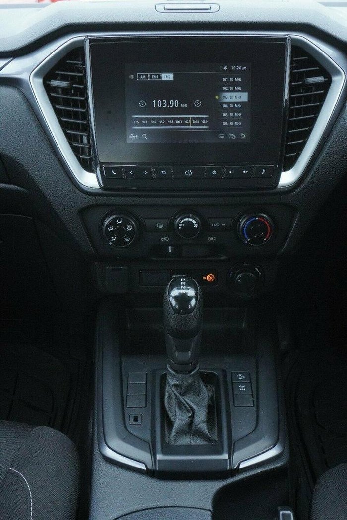 2021 Isuzu D-MAX LS-M