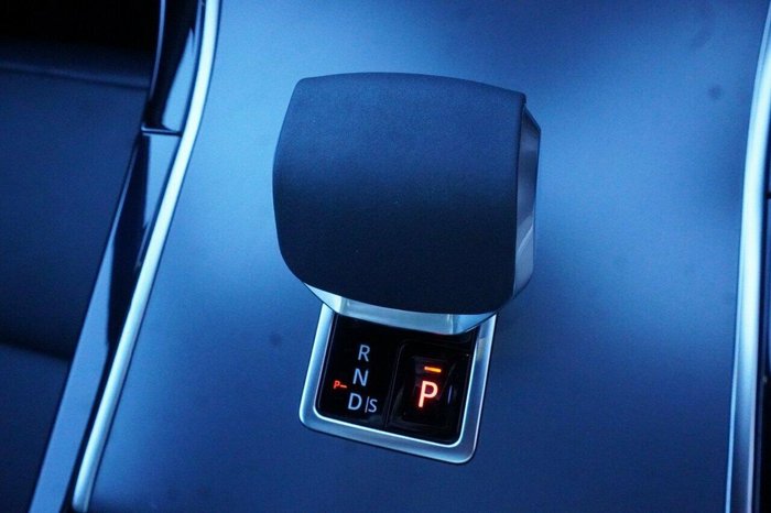 2024 Land Rover Range Rover Velar P250 Dynamic SE