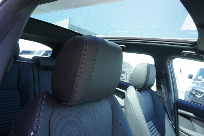 2024 Land Rover Discovery Sport P300e Dynamic SE