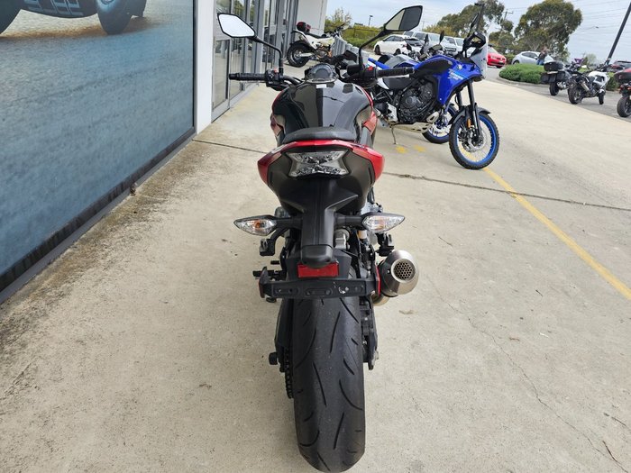 2018 Kawasaki ZR 900 Black