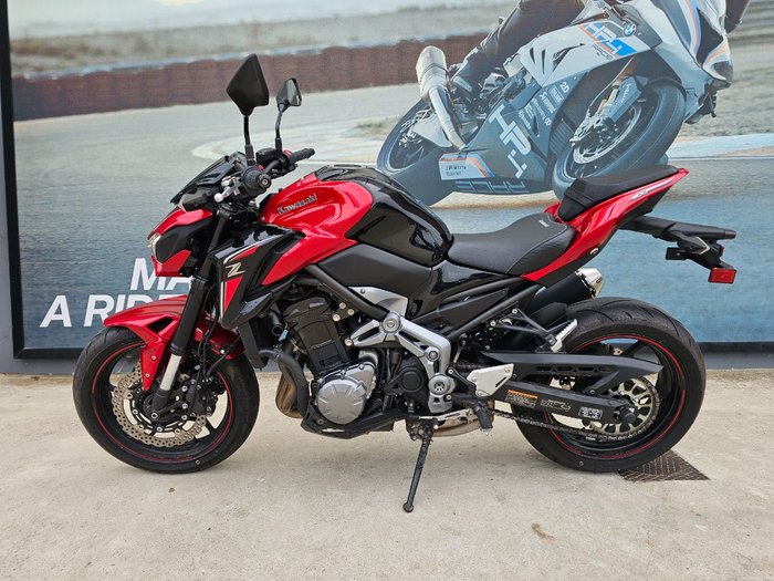 2018 Kawasaki ZR 900 Black