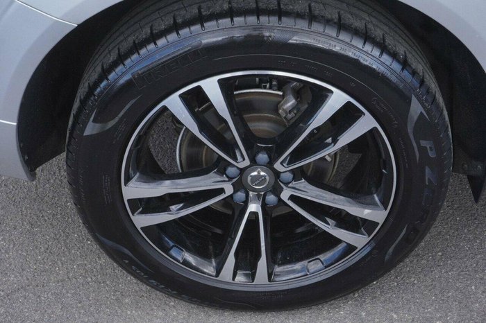 2020 Volvo XC60 D4 Momentum