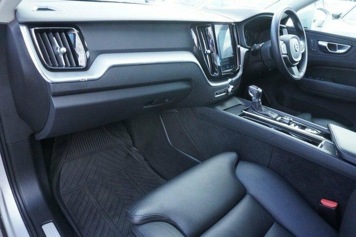 2020 Volvo XC60 D4 Momentum