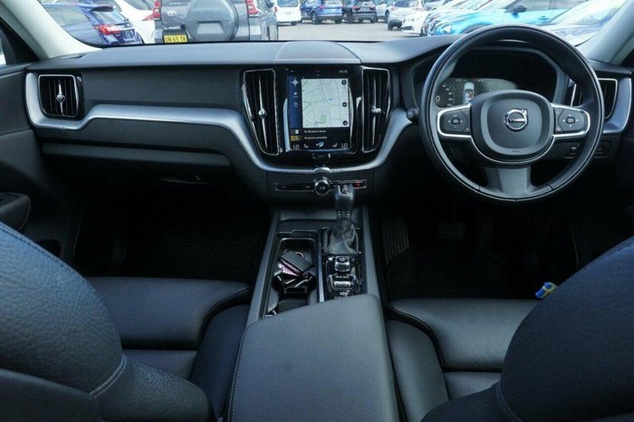 2020 Volvo XC60 D4 Momentum