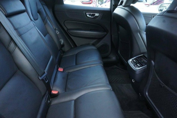 2020 Volvo XC60 D4 Momentum