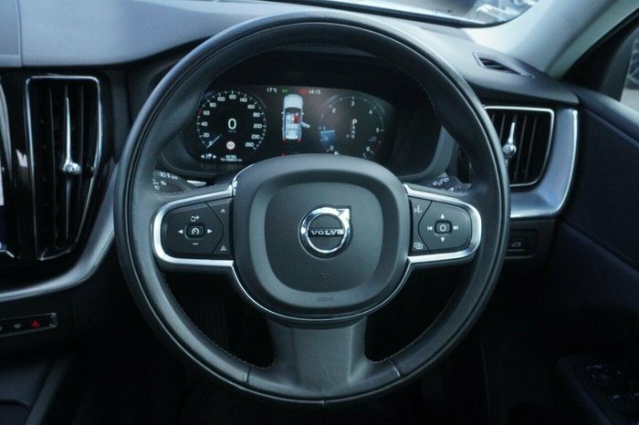 2020 Volvo XC60 D4 Momentum