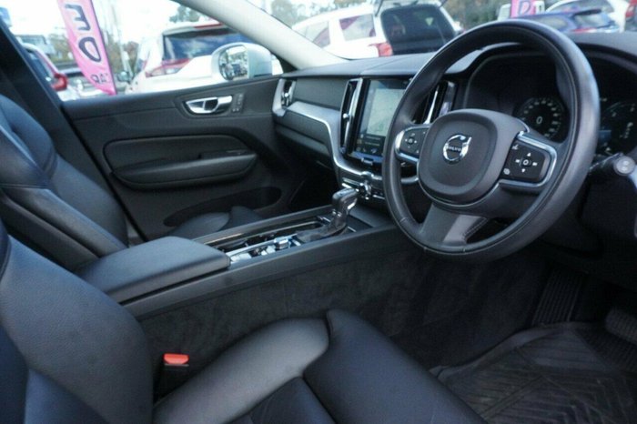 2020 Volvo XC60 D4 Momentum