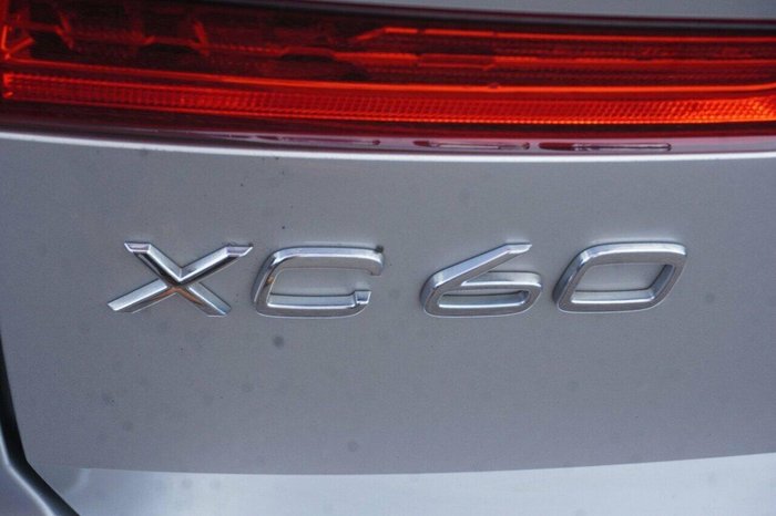 2020 Volvo XC60 D4 Momentum