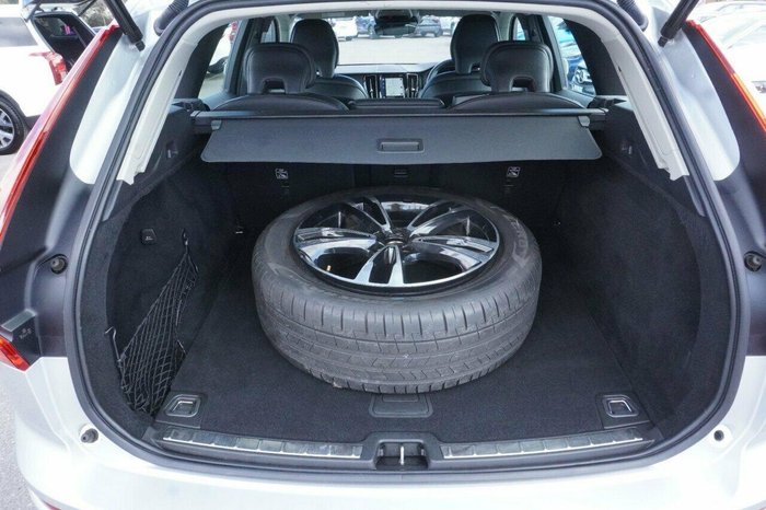 2020 Volvo XC60 D4 Momentum