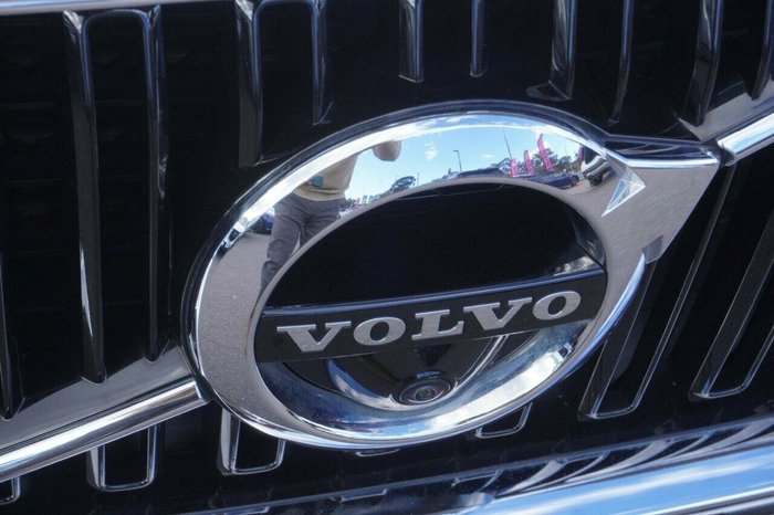 2020 Volvo XC60 D4 Momentum