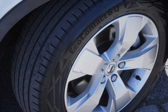 2020 Volvo XC40 T4 Momentum