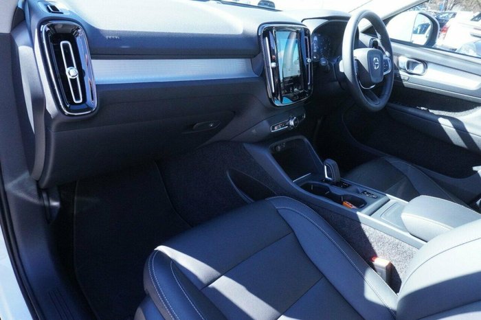 2020 Volvo XC40 T4 Momentum