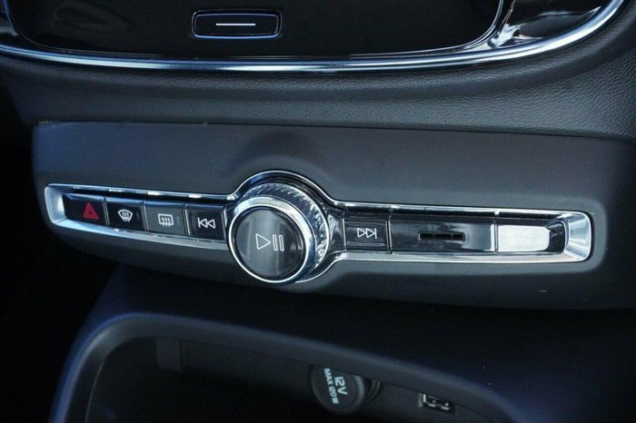 2020 Volvo XC40 T4 Momentum