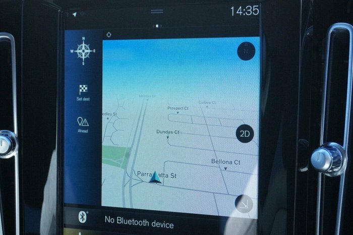 2020 Volvo XC40 T4 Momentum