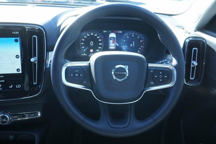 2020 Volvo XC40 T4 Momentum