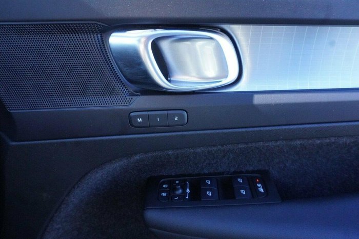 2020 Volvo XC40 T4 Momentum