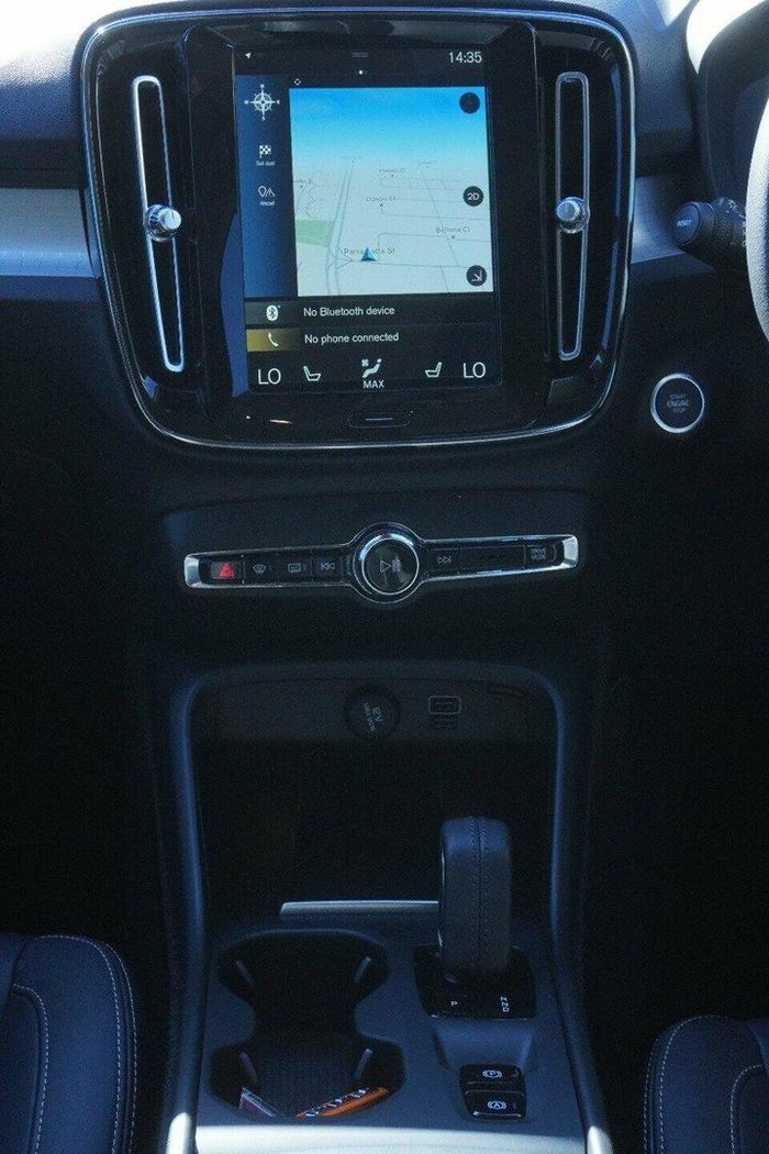 2020 Volvo XC40 T4 Momentum