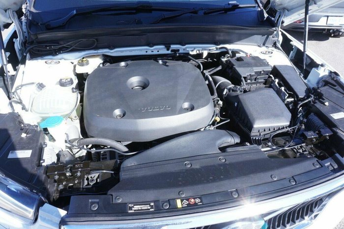 2020 Volvo XC40 T4 Momentum