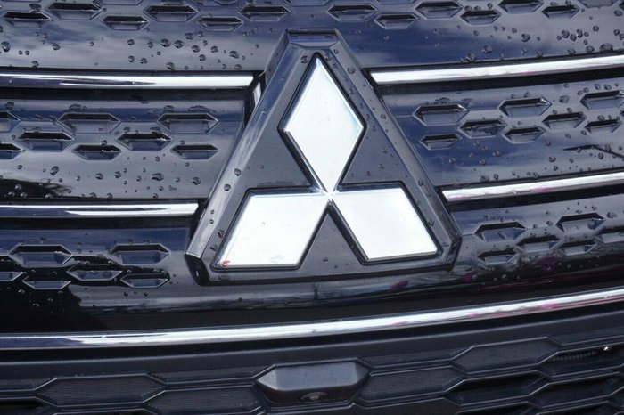 2023 Mitsubishi Outlander Exceed