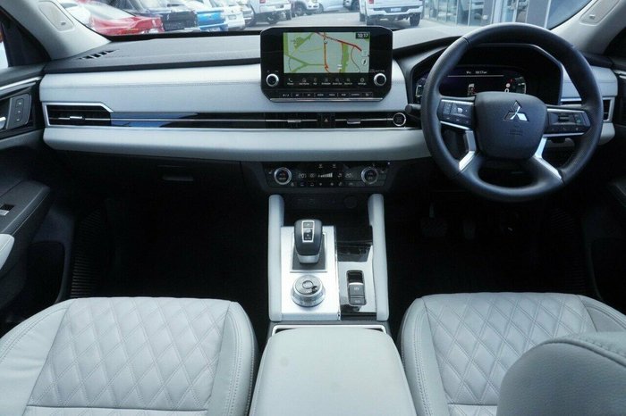 2023 Mitsubishi Outlander Exceed