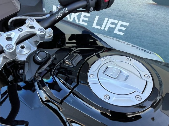 2025 BMW Motorrad S 1000 XR Blue