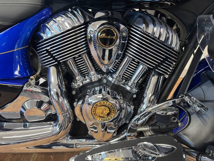 2018 Indian ROADMASTER ELITE Cobalt Candy/Black24k Gold Tri