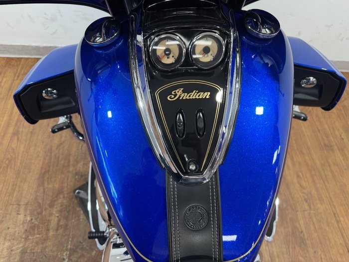 2018 Indian ROADMASTER ELITE Cobalt Candy/Black24k Gold Tri