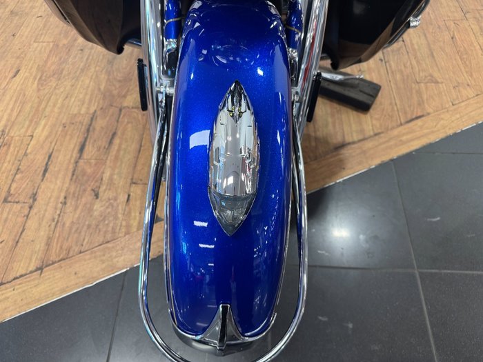 2018 Indian ROADMASTER ELITE Cobalt Candy/Black24k Gold Tri