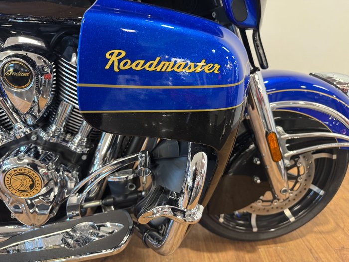2018 Indian ROADMASTER ELITE Cobalt Candy/Black24k Gold Tri