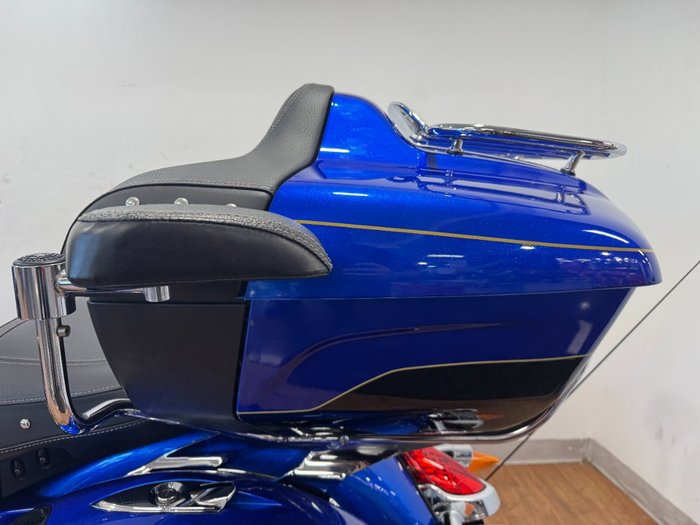 2018 Indian ROADMASTER ELITE Cobalt Candy/Black24k Gold Tri