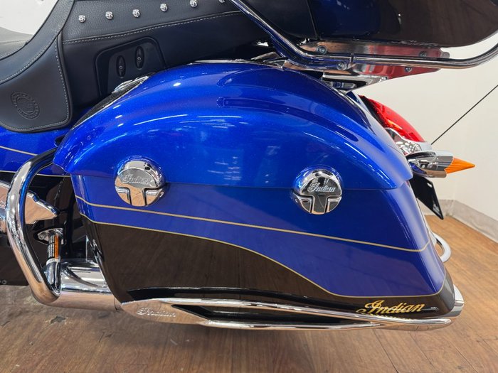 2018 Indian ROADMASTER ELITE Cobalt Candy/Black24k Gold Tri