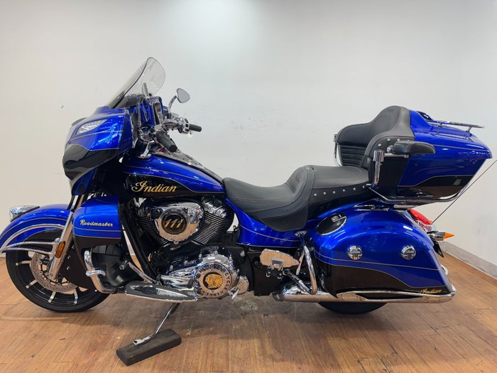 2018 Indian ROADMASTER ELITE Cobalt Candy/Black24k Gold Tri