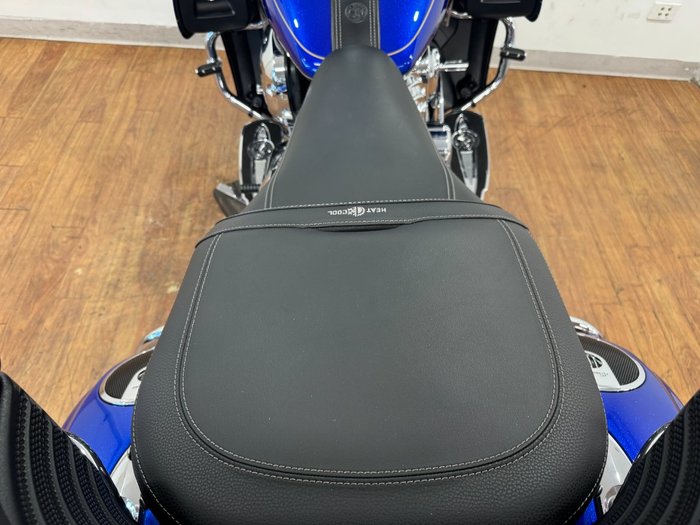 2018 Indian ROADMASTER ELITE Cobalt Candy/Black24k Gold Tri