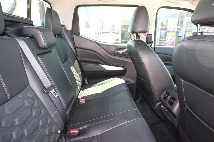 2024 Nissan Navara ST-X