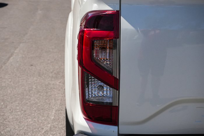 2024 Nissan Navara ST-X