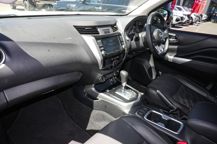 2024 Nissan Navara ST-X