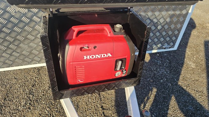 2025 Mcneill 6 Berth Dog Trailer