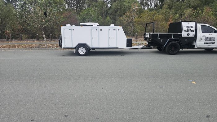 2025 Mcneill 6 Berth Dog Trailer