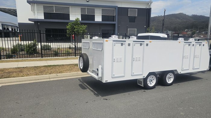2025 McNeill 8 Berth Dog Trailer