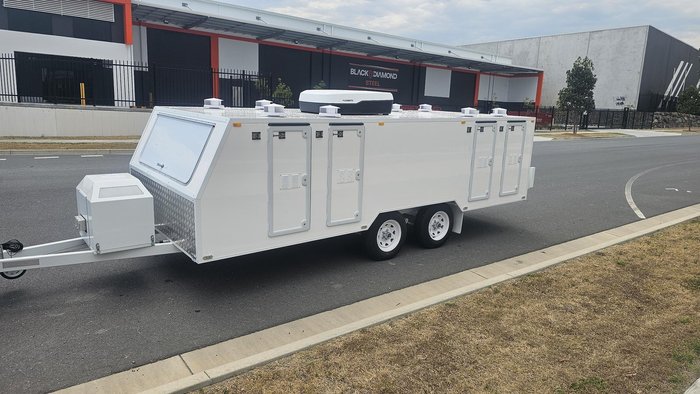 2025 McNeill 8 Berth Dog Trailer