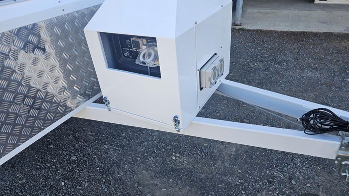 2025 McNeill 8 Berth Dog Trailer