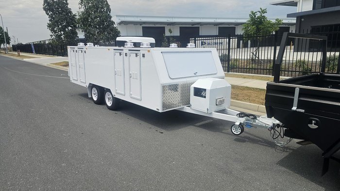 2025 McNeill 8 Berth Dog Trailer